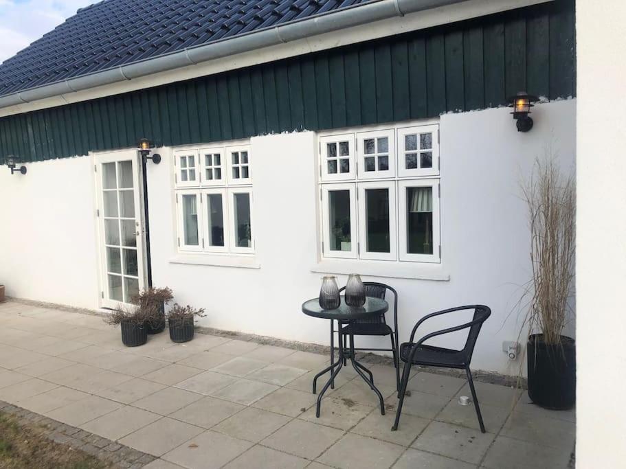 Cozy, Quiet Guest House Perfect For Business Or Pleasure Хиллерёд Экстерьер фото