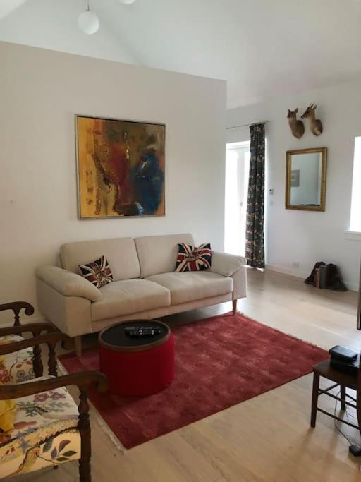 Cozy, Quiet Guest House Perfect For Business Or Pleasure Хиллерёд Экстерьер фото