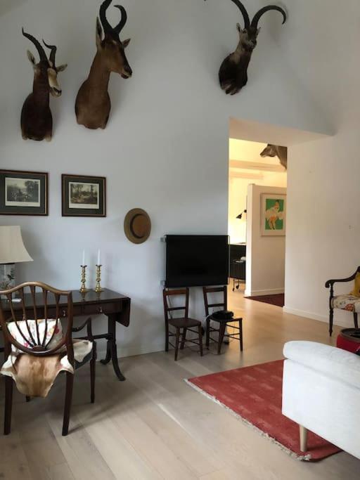 Cozy, Quiet Guest House Perfect For Business Or Pleasure Хиллерёд Экстерьер фото